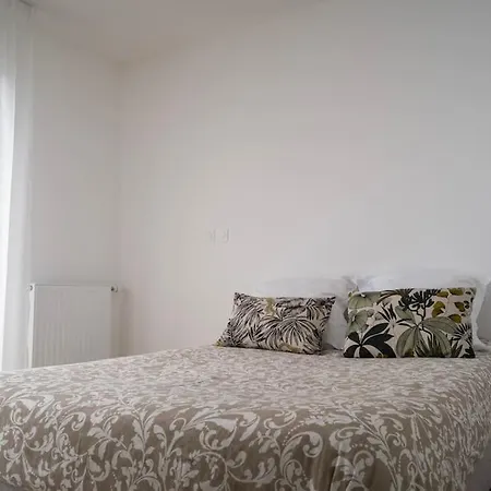 2 Pieces Lumineux Avec Balcon - 351c Appartement